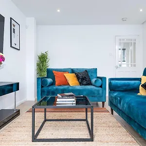 https://marham-close.hotelsin-nottingham.com